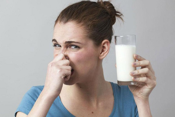 خطر فاسد شدن شیر در دمای اتاق