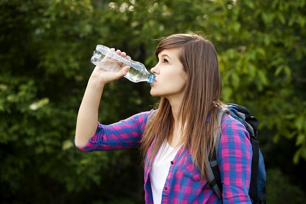 نوشیدن آب معدنی برای سلامتی