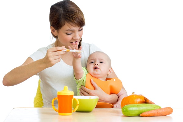 سن شروع مصرف آبمیوه در نوزادان