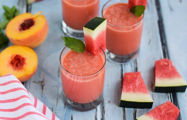 نوشیدنی یخی هندوانه و هلو