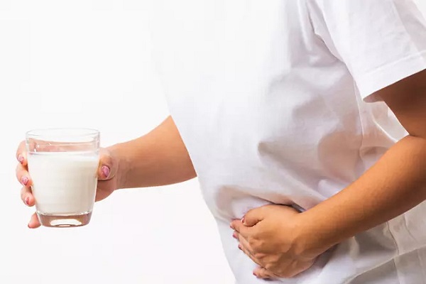 درمان‌های خانگی برای درمان معده درد ناشی از مصرف شیر