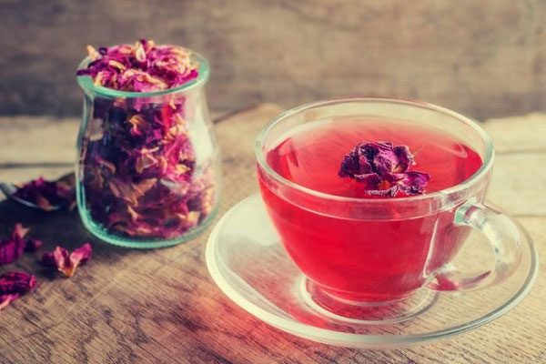 چای میوه خشک و گل محمدی