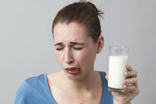 علت تلخی شیر
