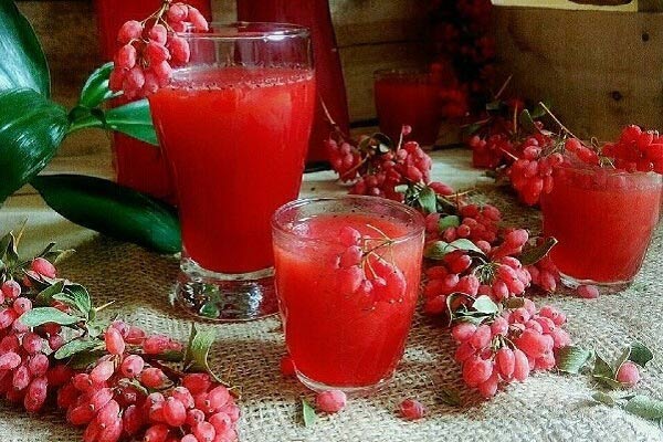 طرز تهیه لیموناد زرشک نهایی