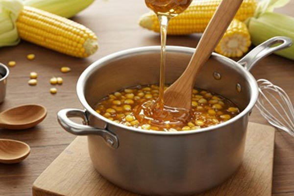 شربت ذرت دقیقاً چیست و چرا در آشپزی و شیرینی‌پزی محبوب است؟