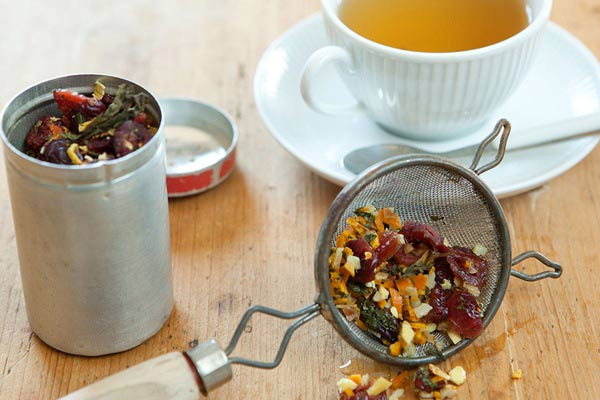 خواص دمنوش چای سفید با میوه خشک