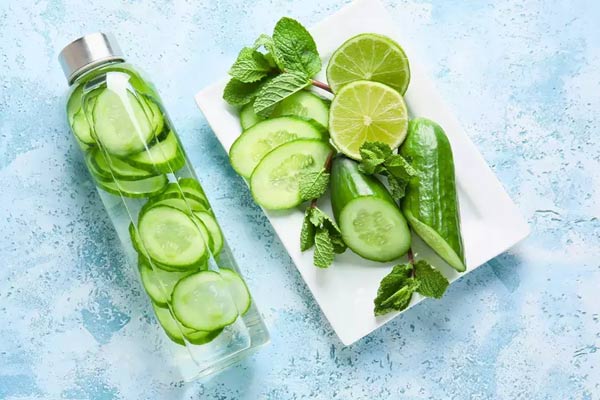 نوشیدنی آب خیار، لیمو و نعناع