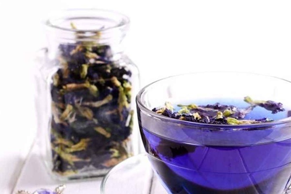 طرز تهیه شربت طبیعی با گل ختمی