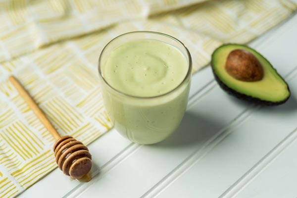 ارزش غذایی اسموتی ماست و آووکادو (تقریبی برای ۱ لیوان)