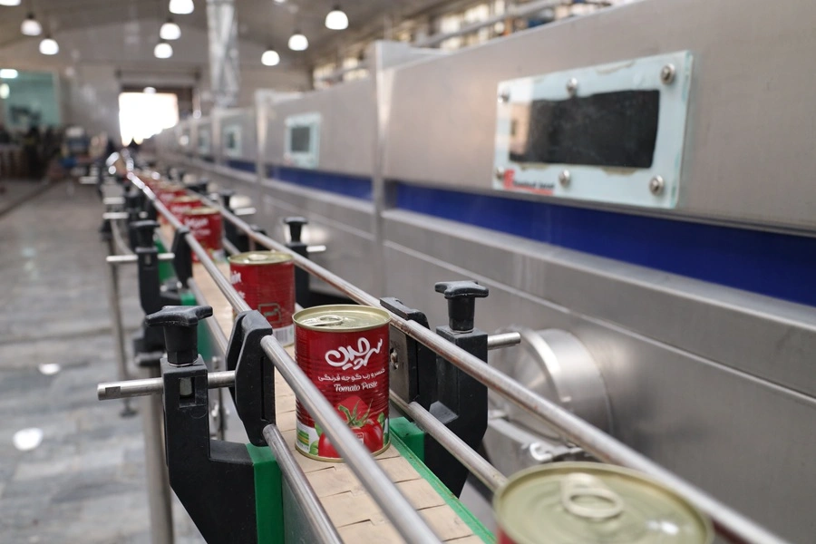 عرضه رب گوجه‌فرنگی 400 گرمی سرچین با درب آسان بازشو