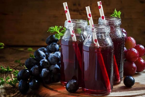 طرز تهیه مرحله به مرحله شربت انگور و گلاب