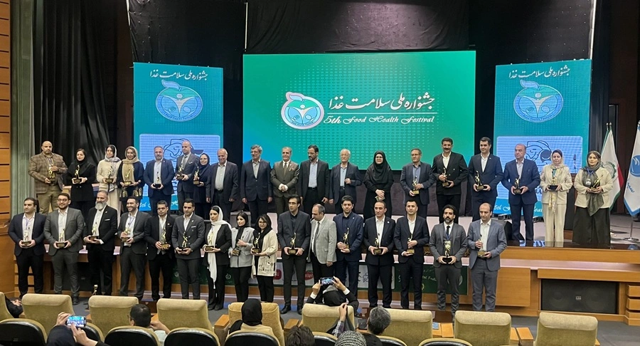 افتخار ملی عالیس؛ دریافت نشان زرین سلامت غذا