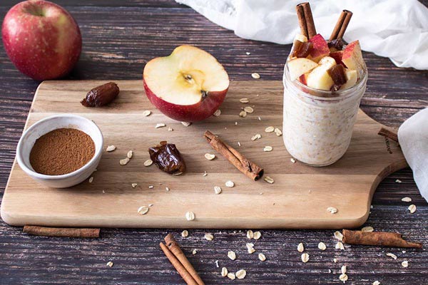 ترکیب و انتخاب مواد اولیه برای معجون سیب، خرما و دارچین