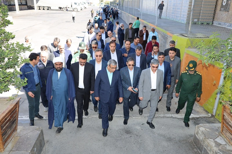 افتتاح بزرگ‌ترین نیروگاه برق خورشیدی سقفی کشور در هلدینگ عالیس