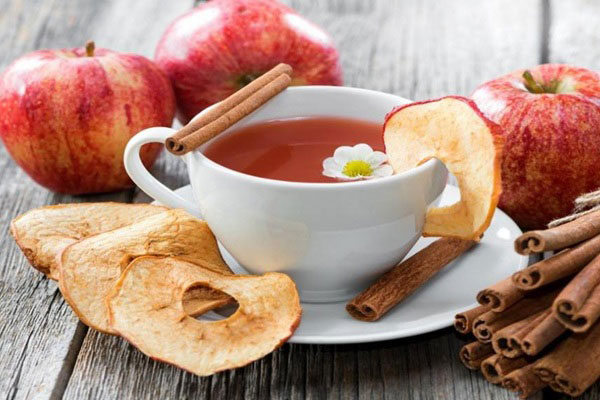 خواص و مزایای دمنوش سیب خشک و دارچین